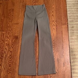 American Eagle Outfitters The Everything Flare legging Pants